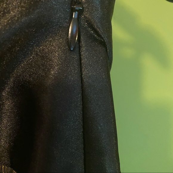 Elegant Black and Gold Skirt - Picture 5 of 8